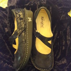 Nwob pair of black Alegria Palomar shoes size 10